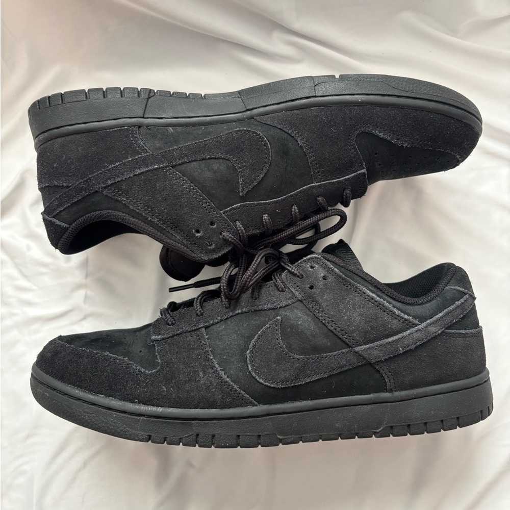 Nike Dunk Low Retro SE "Triple Black" (Blackout Suede)
 size 11.5 (No Box)